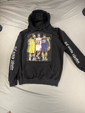 American Comfort Men's Black Fleece Hoodie Legends Never Die Basketball M